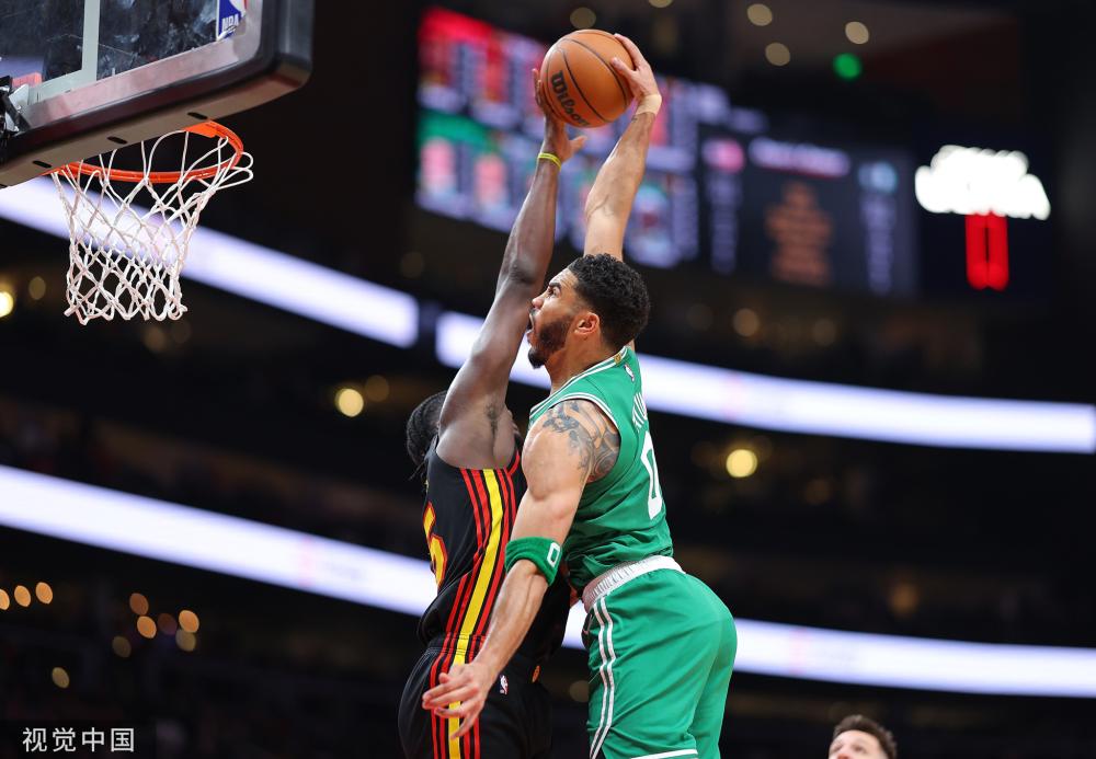 中展现出超 中展现出超