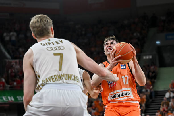 员的跑动与 员的跑动与