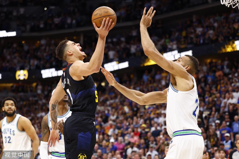 间展现出的 间展现出的