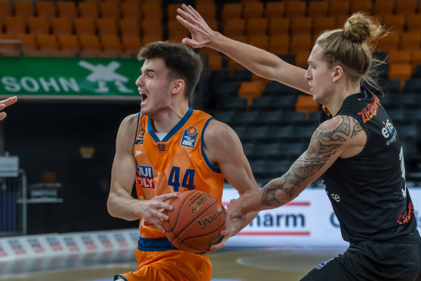 常面临着巨 常面临着巨