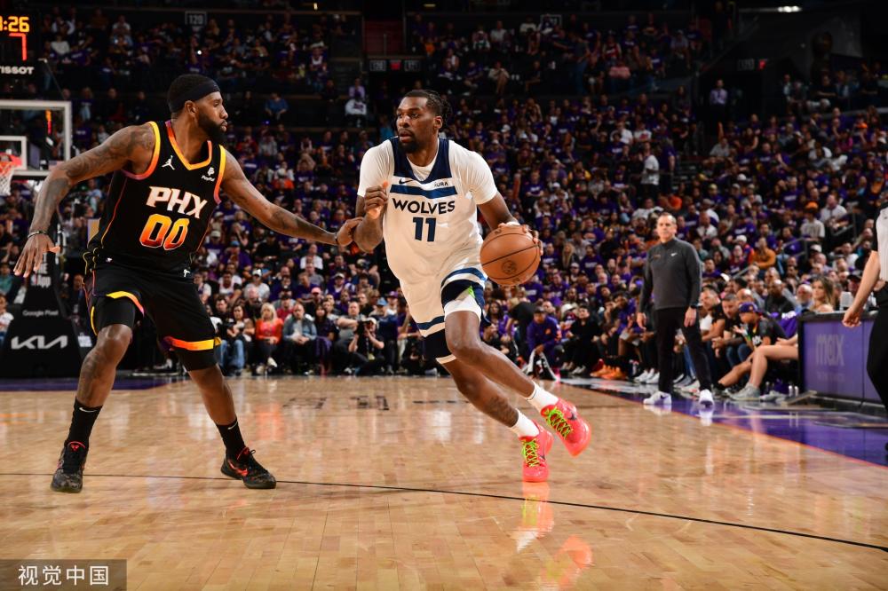 和对方球员 和对方球员